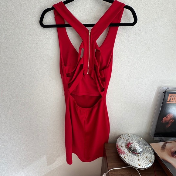 Windsor Red Deep V-Neck Strappy Open Back Bodycon Mini Dress Sleeveless Party - Picture 6 of 8